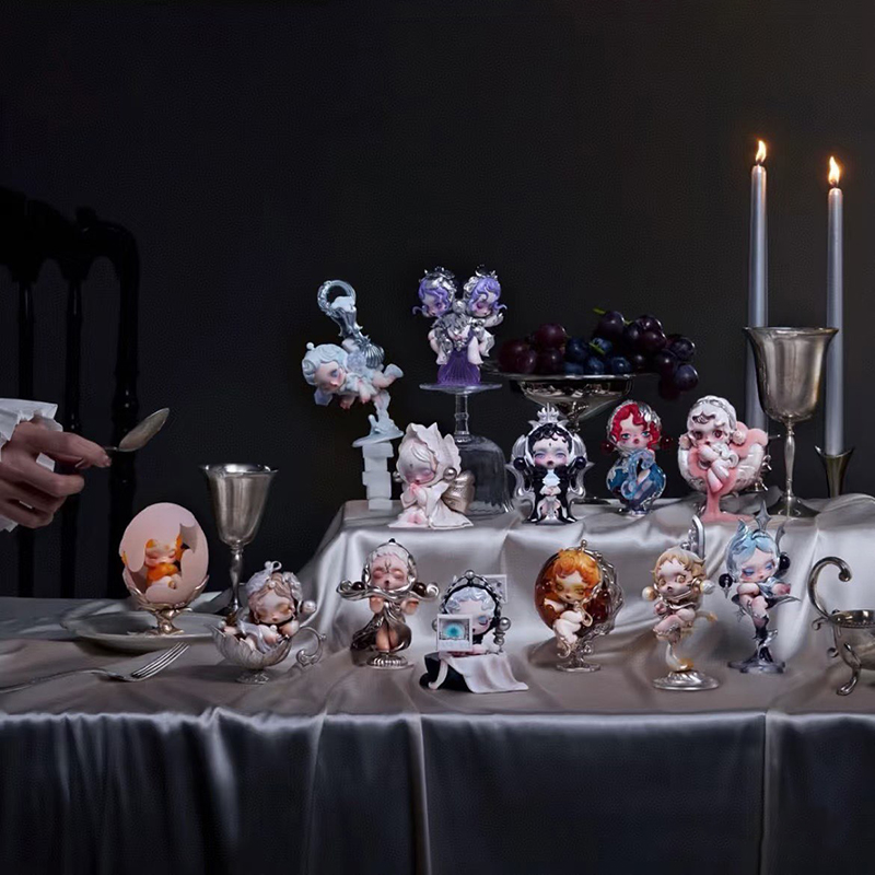 Desk Setup Room - POP mart Skullpanda Tavolo da pranzo