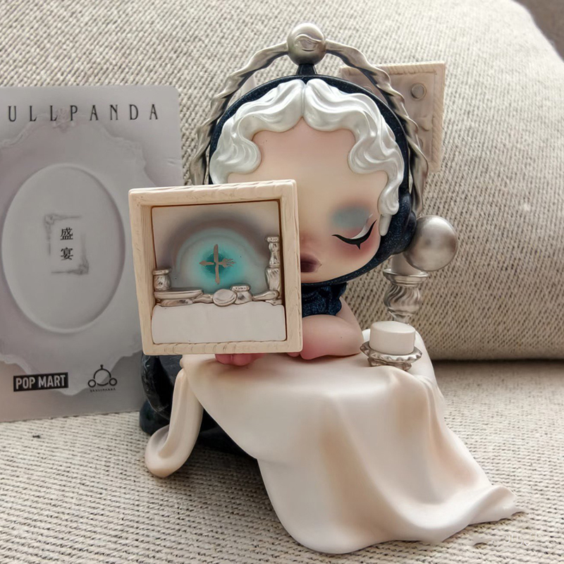 POP mart Skullpanda Tavolo da  - Desk Setup Room recensione e prezzo