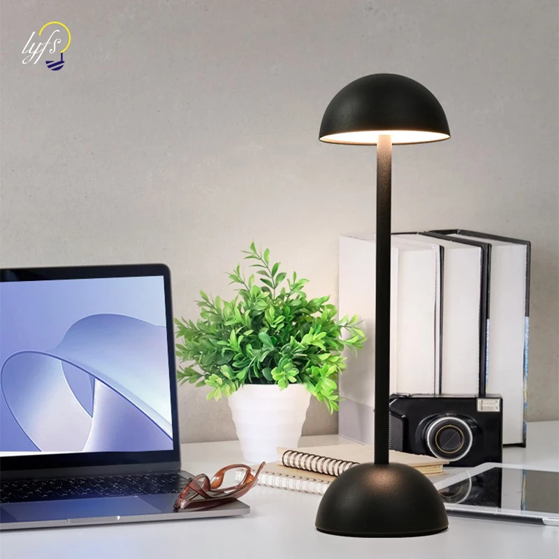 Lampada da tavolo a fungo a LE - Led Desk Light Usb recensione e prezzo