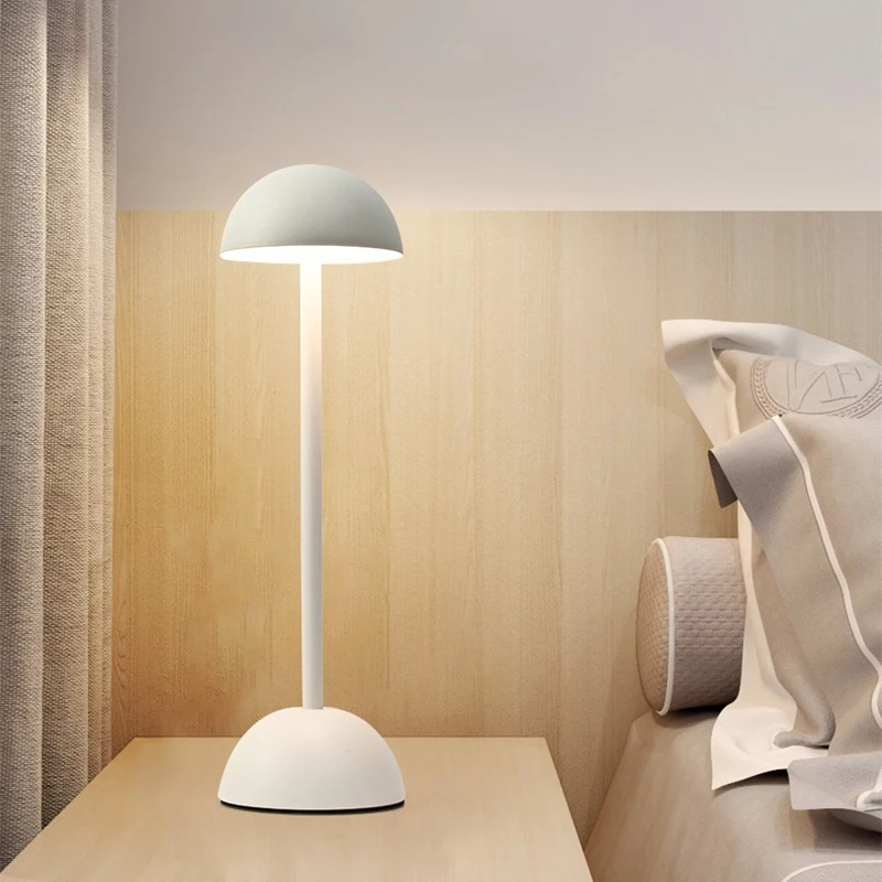 Lampada da tavolo a fungo a LE - Led Desk Light Usb recensione e prezzo
